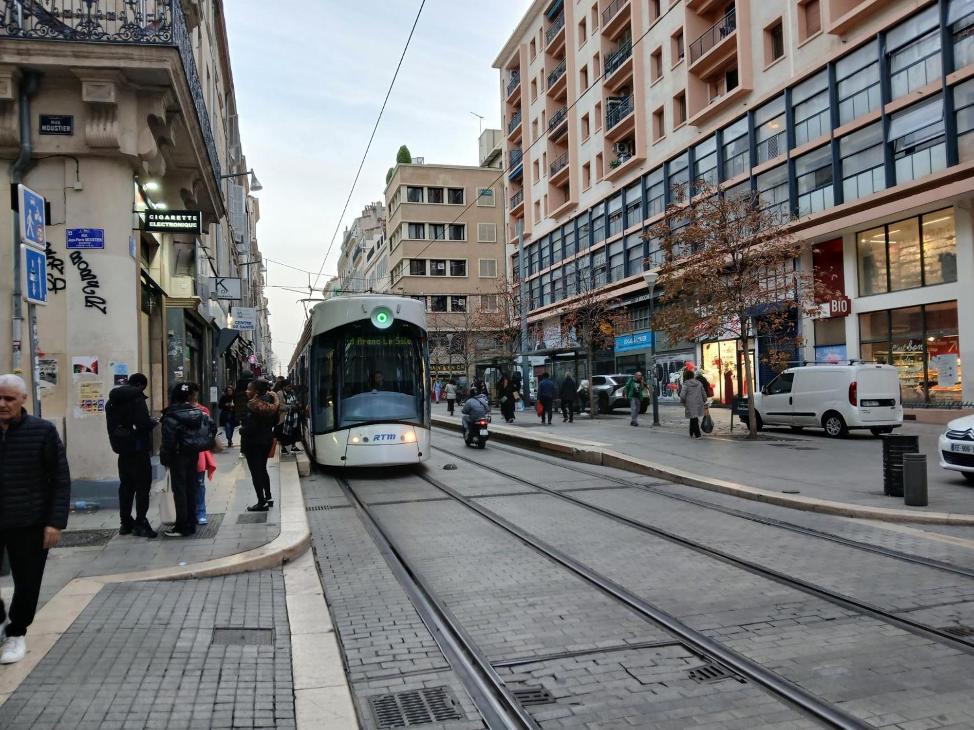 Marseille Loft Americain Centre Ville 7 Personnes Luaran gambar